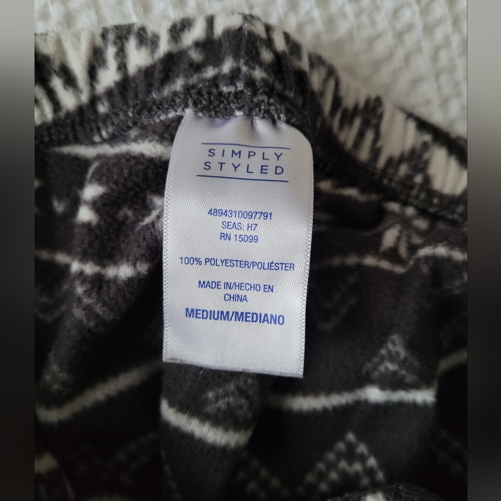 Soft fleece pajamas - Picture 4 of 7